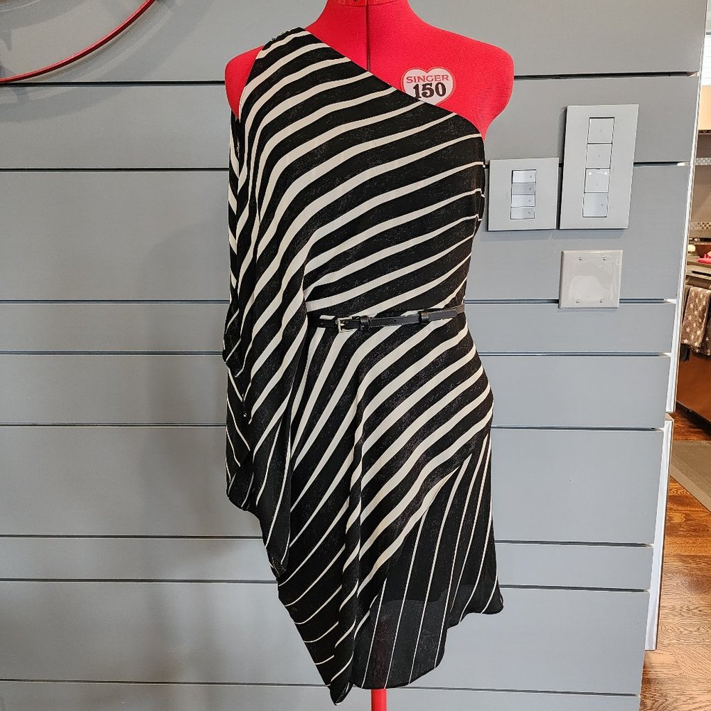 Assymetrical Halston one shoulder dress, size 8